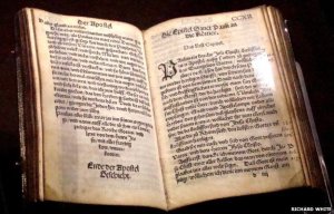 _67968437_martin_luther_bible_flickr